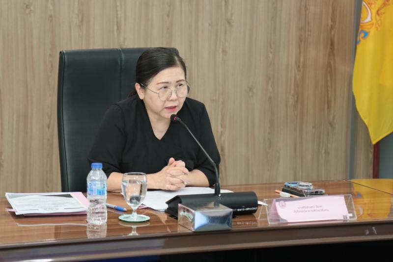 นางศิริลักษณ์ มีม�
