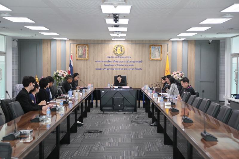 นางศิริลักษณ์ มีม�