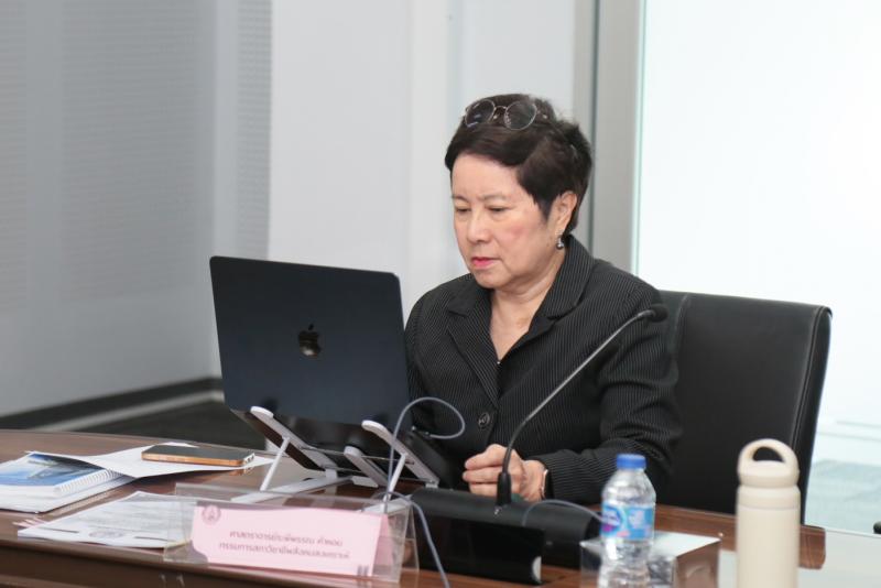 นางศิริลักษณ์ มีม�