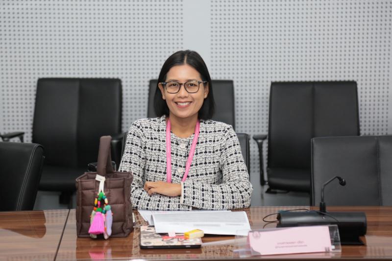 นางศิริลักษณ์ มีม�