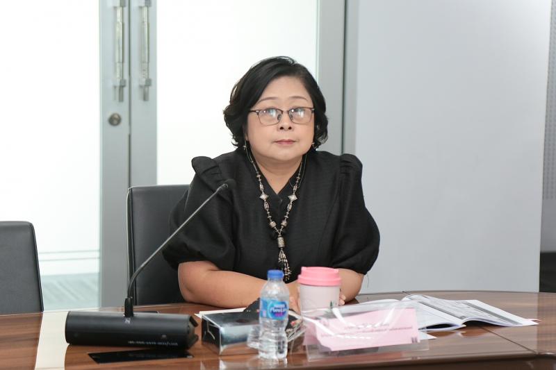 นางศิริลักษณ์ มีม�