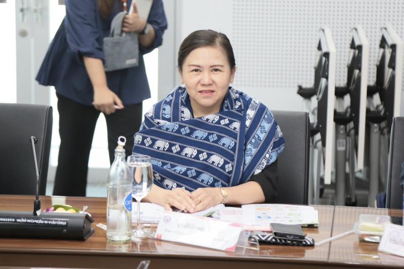 นางสาวสุนีย์ ศรีส�