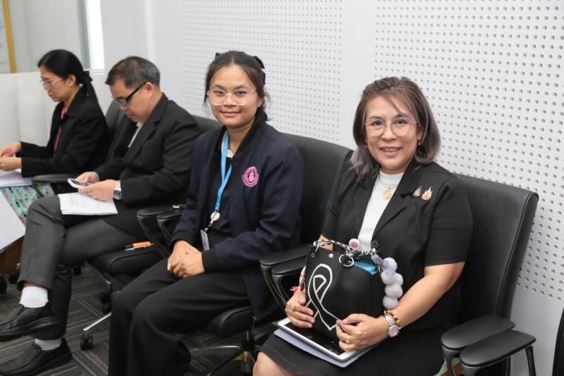 นางสาวสุนีย์ ศรีส�