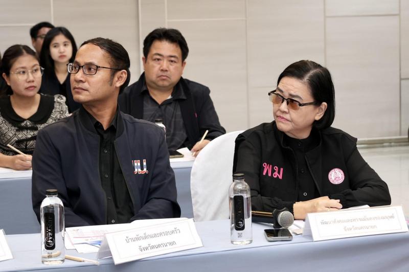 ปลัด พม. ลงพื้นที่�