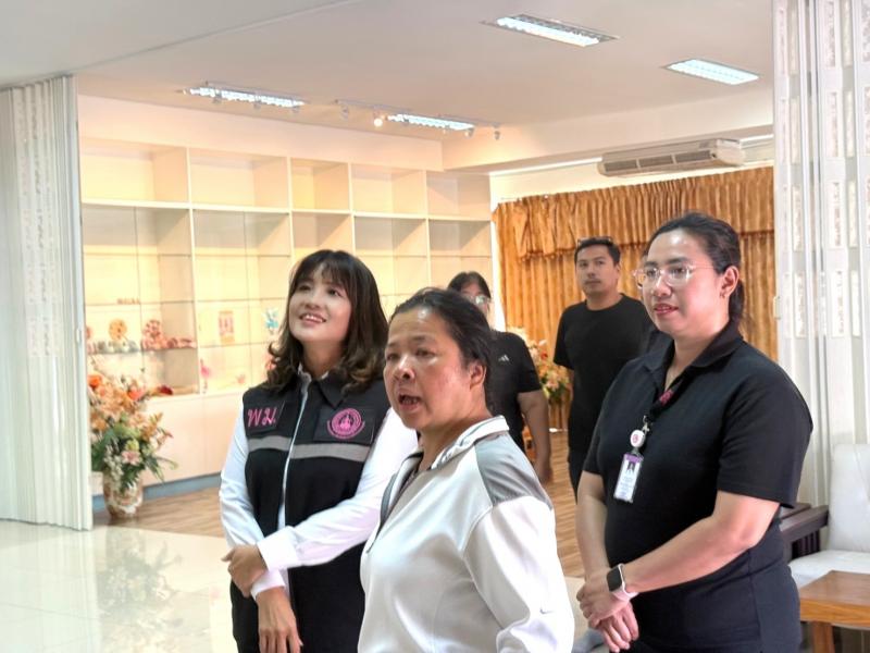 นางสาวชวนชม จันทะ�