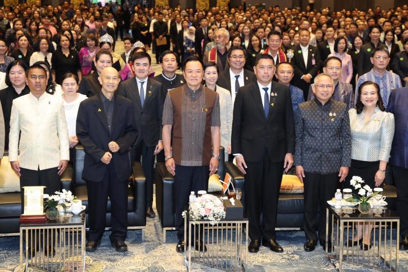 รมว.พม. กล่าวรายงา�