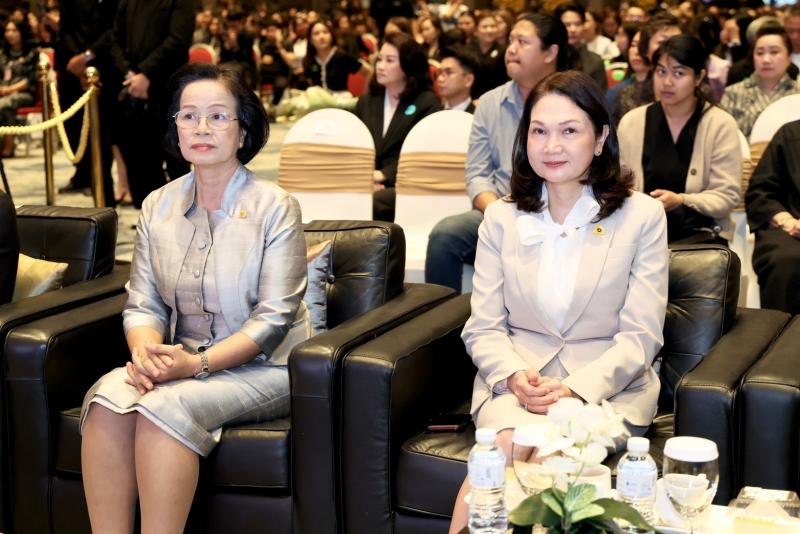 รมว.พม. กล่าวรายงา�
