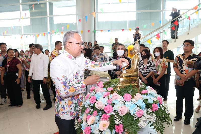 ปลัด พม. ให้คณะผู้�