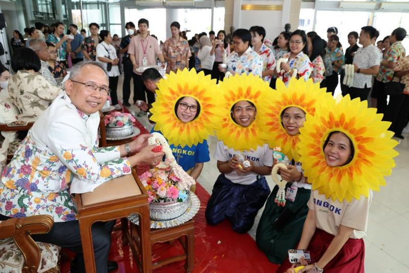 ปลัด พม. ให้คณะผู้�