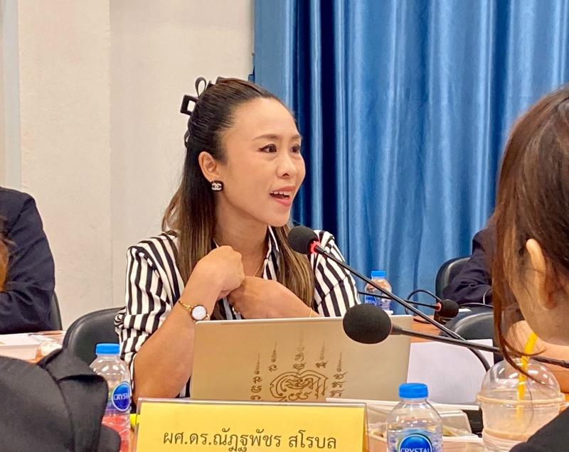 นางศิริลักษณ์มีม�