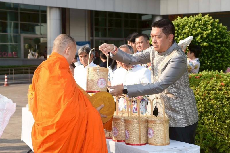 "นิกร" นำ คณะผู้
