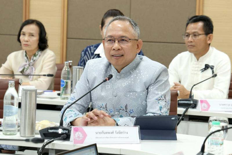 "นิกร" ประเดิมง�