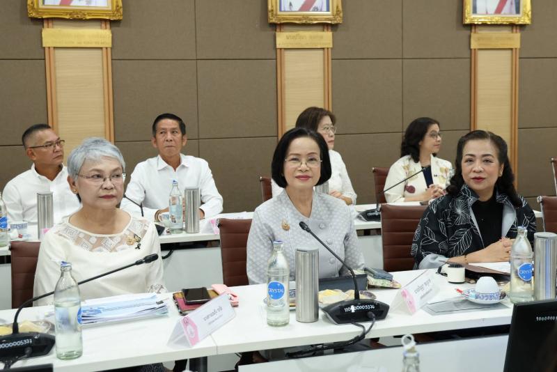 "นิกร" ประเดิมง�