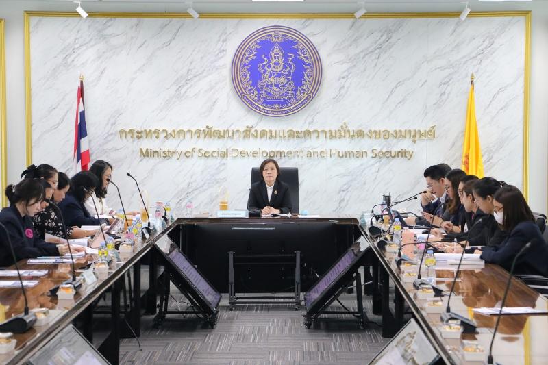 นางสาวสุนีย์ ศรีส�
