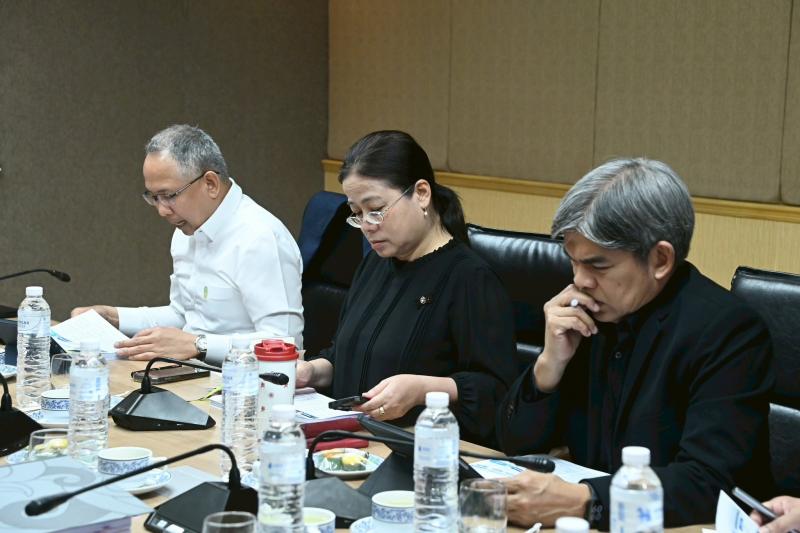 รมว.พม. เป็นประธาน�