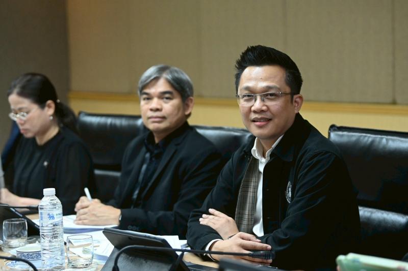 รมว.พม. เป็นประธาน�