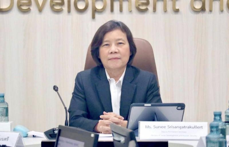 นางสาวสุนีย์ ศรีส�