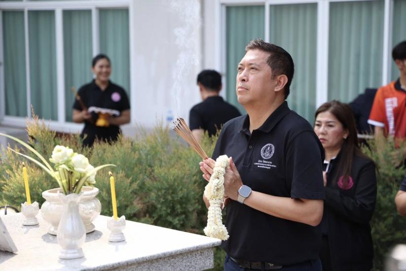 รมว.พม. ลงพื้นที่จ�