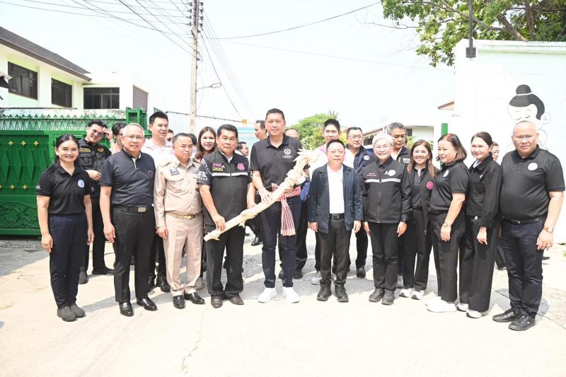 รมว.พม. ลงพื้นที่จ�