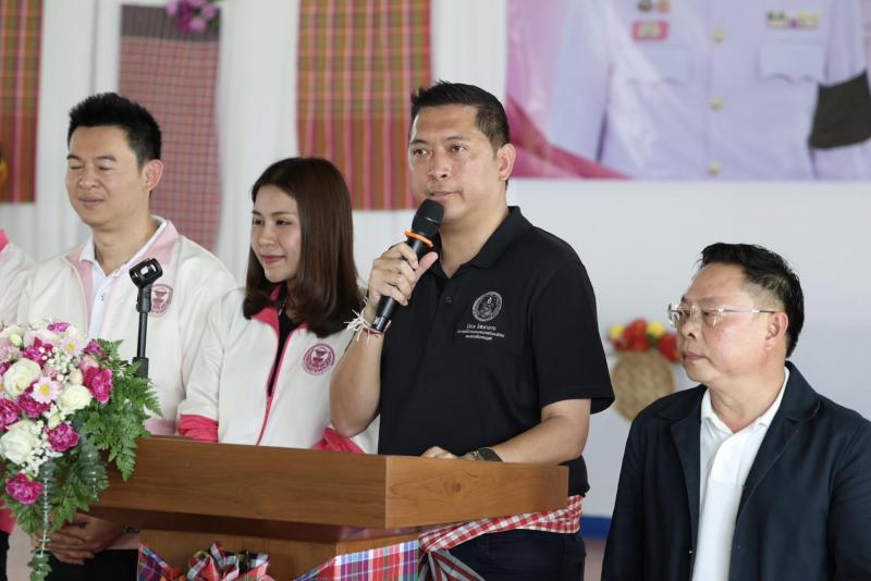 รมว.พม. ลงพื้นที่จ�