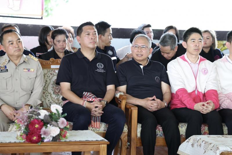 รมว.พม. ลงพื้นที่จ�