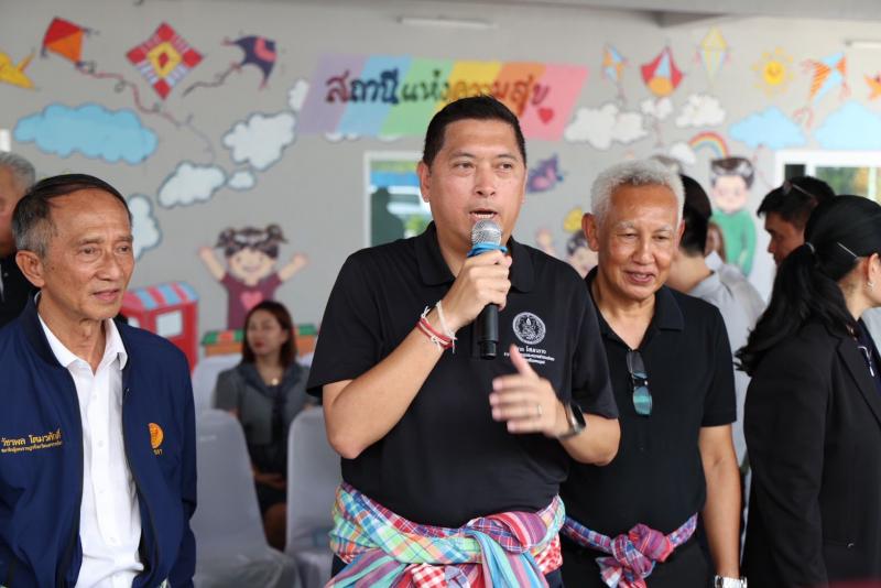 รมว.พม. ลงพื้นที่จ�