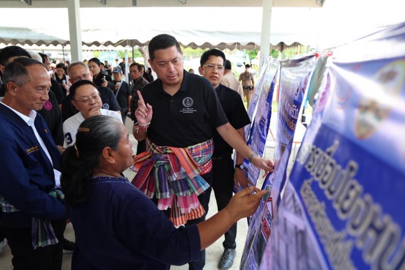รมว.พม. ลงพื้นที่จ�
