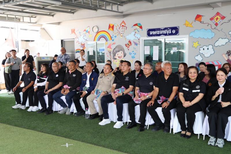 รมว.พม. ลงพื้นที่จ�